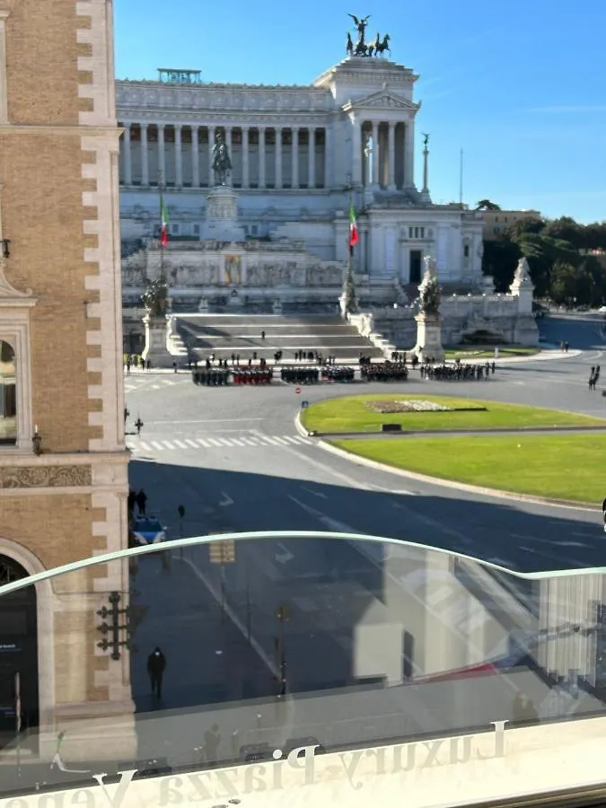 Piazza Venezia Luxury Suite Roma Konukevi