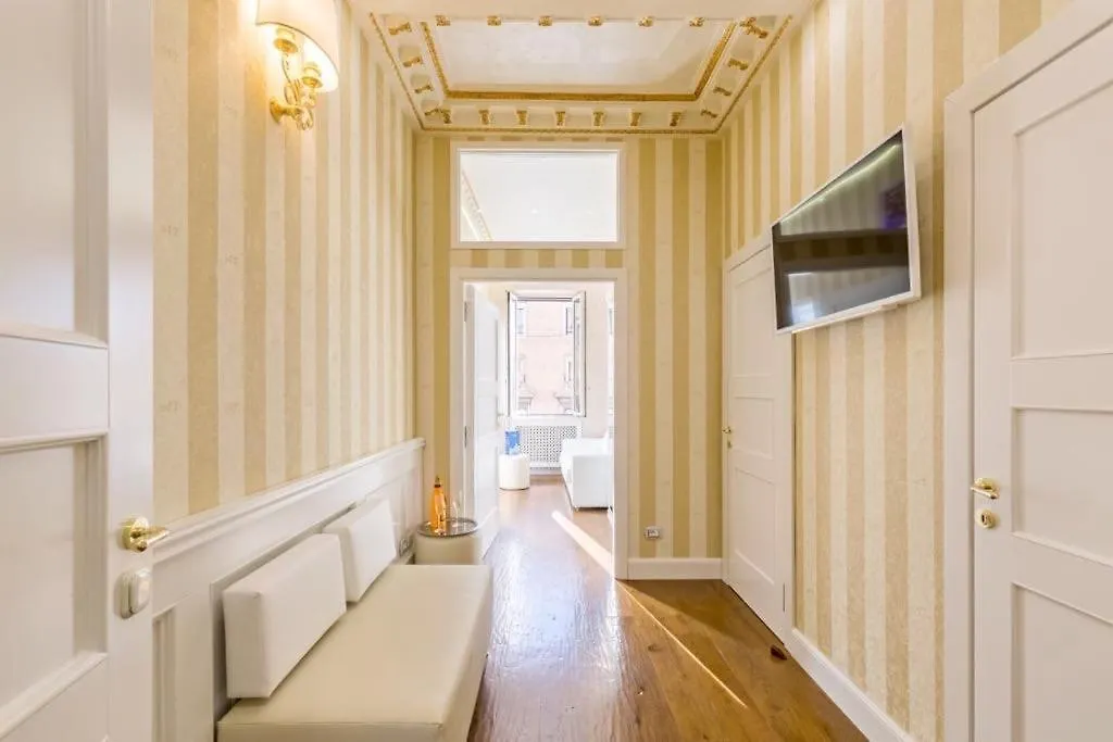 Piazza Venezia Luxury Suite Rome Italy