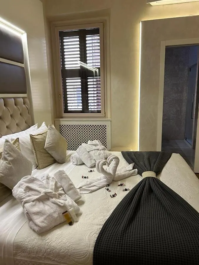 Piazza Venezia Luxury Suite Rome Italy